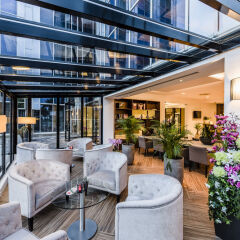 Ozo Hotel лобби