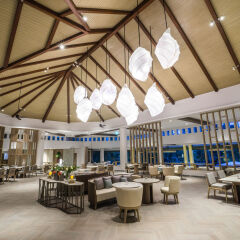 Отель Phuket Marriott Resort & Spa, Merlin Beach лобби