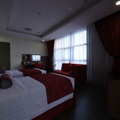 Отель Ramada Encore Kuwait Downtown 4* Люкс с различными типами кроватей