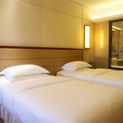 Отель Crowne Plaza Foshan 4* Номер Делюкс с различными типами кроватей