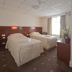 North Shore Hotel 3* Стандартный номер с 2 отдельными кроватями