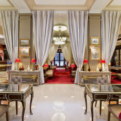 Отель Hôtel California Champs Elysées вестибюль