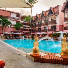 Seaview Patong Hotel открытый бассейн