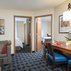 Отель TownePlace Suites by Marriott Indianapolis - Keystone Люкс с различными типами кроватей