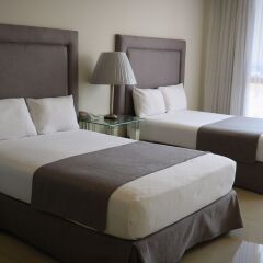 Отель Suites Bernini 3* Люкс