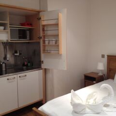 Отель Mstay 291 Suites Студия с двуспальной кроватью