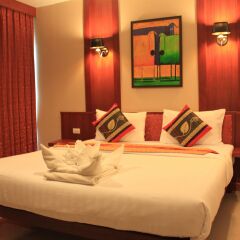 Отель Patong Hemingways 4* Улучшенный номер фото 2