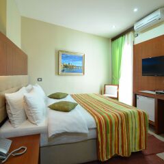 City Hotel Tirana 3* Стандартный номер с двуспальной кроватью