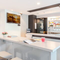 Апартаменты G1 Serviced Apartment Kamala Beach гостиничный бар