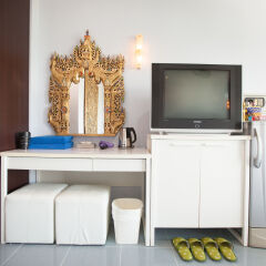 Chalong Beach Hotel Phuket удобства в номере