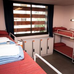 Barcelona Pere Tarrés Hostel Кровать в женском общем номере с двухъярусной кроватью фото 2