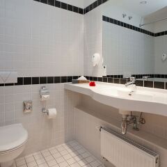 AZIMUT Hotel Munich 3* Улучшенный номер с различными типами кроватей фото 3