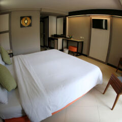 Отель Sea Breeze Jomtien Resort комната для гостей фото 8