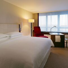 Sheraton München Westpark Hotel 4* Улучшенный номер с двуспальной кроватью