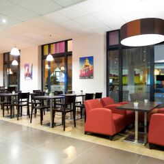 Отель ibis Styles Hotel Brussels Centre Stéphanie Бельгия, Брюссель - 2 отзыва об отеле, цены и фото номеров - забронировать отель ibis Styles Hotel Brussels Centre Stéphanie онлайн гостиничный бар