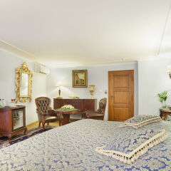 U Prince Hotel комната для гостей фото 12