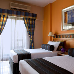 Golden Sands Hotel Apartments вид из номера фото 2