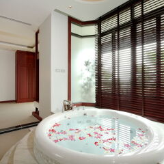 Отель Wyndham Sea Pearl Resort Phuket 4* Люкс повышенной комфортности с различными типами кроватей фото 10