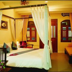 Отель The Old Phuket - Karon Beach Resort 4* Улучшенный номер с различными типами кроватей фото 2