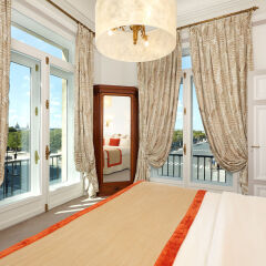 Hotel Regina Louvre 5* Семейный люкс с различными типами кроватей