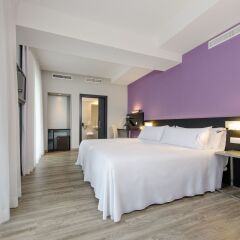 TRYP Córdoba Hotel 3* Улучшенный номер с различными типами кроватей