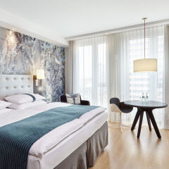 Отель Holiday Inn Berlin-Alexanderplatz 4* Представительский номер с различными типами кроватей