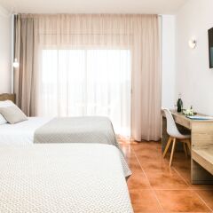 Отель RVHotels Nieves Mar 3* Стандартный номер с двуспальной кроватью