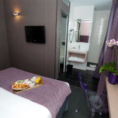 Saint Charles Hotel 3* Стандартный номер с двуспальной кроватью