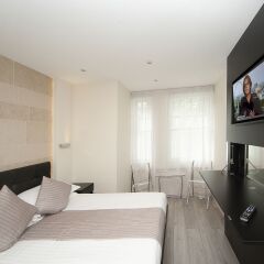 Отель 88 Studios Kensington Студия с двуспальной кроватью