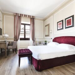 Отель CALZAIUOLI 4* Улучшенный номер