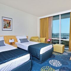 Hotel Globus - Half Board комната для гостей