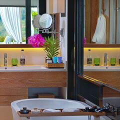 Отель The Nai Harn Phuket 4* Стандартный номер с разными типами кроватей фото 5