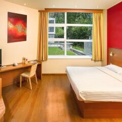 Star Inn Hotel Salzburg Zentrum, by Comfort 3* Стандартный номер с двуспальной кроватью фото 3