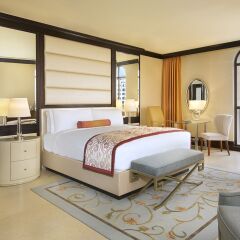Отель The Ritz-Carlton Abu Dhabi, Grand Canal 5* Люкс с различными типами кроватей фото 5