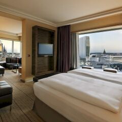 Отель Hilton Frankfurt City Centre комната для гостей фото 5