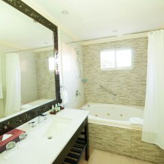 Отель Jewel Paradise Cove Adult Beach Resort & Spa 4* Стандартный номер с двуспальной кроватью фото 3