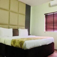 De Brit Hotel 3* Люкс с различными типами кроватей