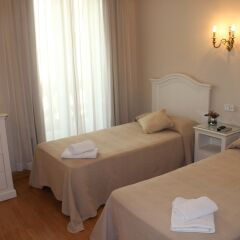 Отель Hostal Montecarlo Стандартный номер с двуспальной кроватью