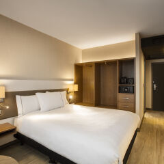 AC Hotel by Marriott, Manchester Salford Quays 4* Стандартный номер с различными типами кроватей