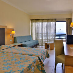 smartline Cosmopolitan Hotel комната для гостей