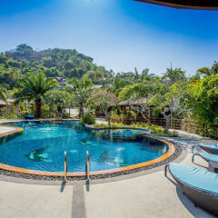 Отель Chalong Chalet Resort & Longstay бассейн фото 4