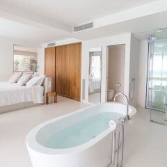 Отель Destino Pacha Ibiza Resort 4* Улучшенный люкс с различными типами кроватей