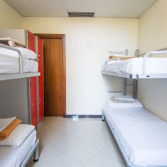 Отель Safestay Passeig de Gracia Кровать в общем номере