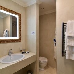Grand Hotel Yerevan ванная