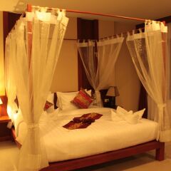 Отель Patong Hemingways 4* Люкс