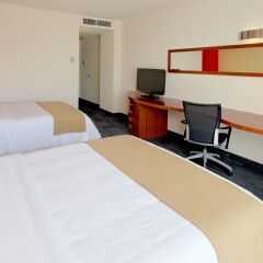 Отель Holiday Inn Express Guadalajara Expo 2* Стандартный номер с различными типами кроватей
