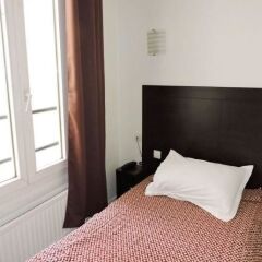 Отель Hôtel De Bordeaux 2* Стандартный номер с разными типами кроватей