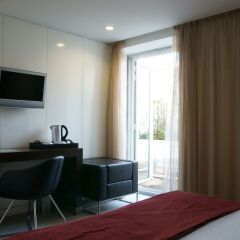 Hotel Jerónimos 8 4* Улучшенный номер с двуспальной кроватью
