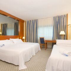 Отель TRYP Barcelona Apolo Барселона комната для гостей фото 3
