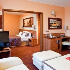 Haston City Hotel 4* Полулюкс с различными типами кроватей
